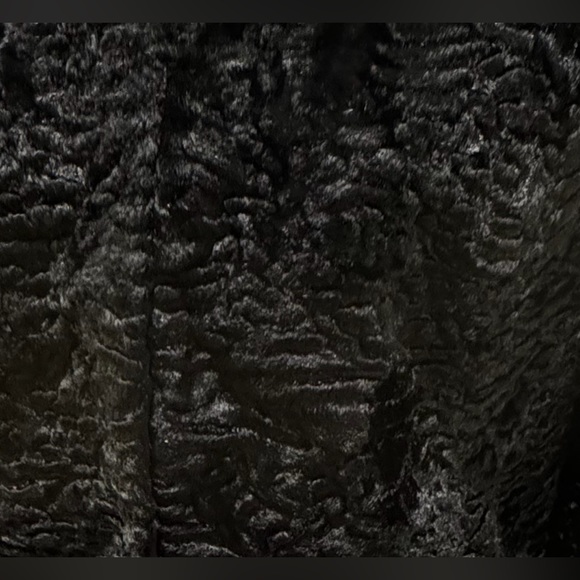 White House Black Market Black waist length faux fur coat size large - Picture 4 of 10